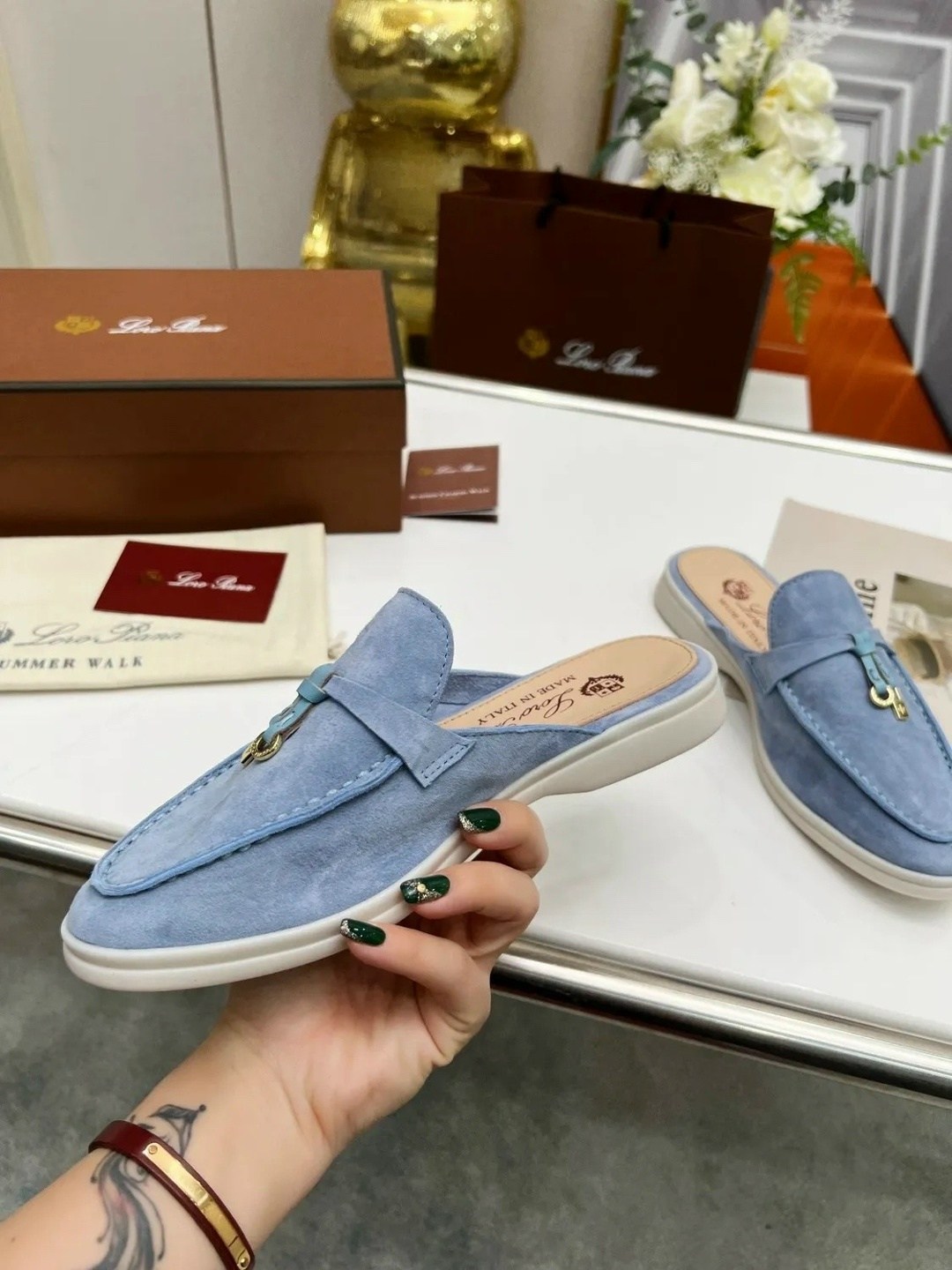 женские замшевые мюли loro piana голубые,,мюли loro piana,лоферы женские туфли из натуральной замши loro,женские тапочки
