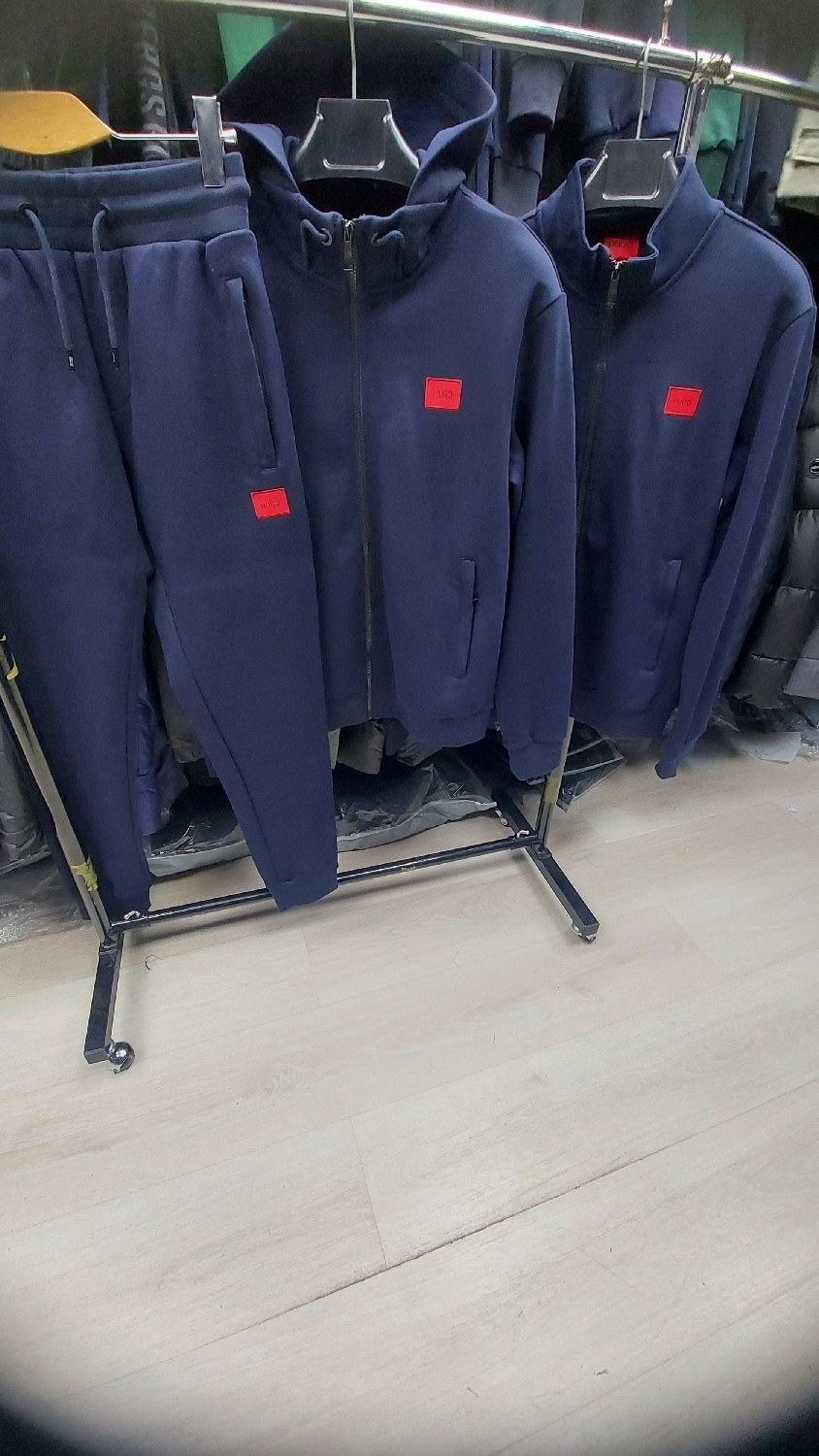 спортивный костюм hugo boss,костюм спортивный мужской,спортивные костюм,костюм на флисе,спортивный костюм hugo