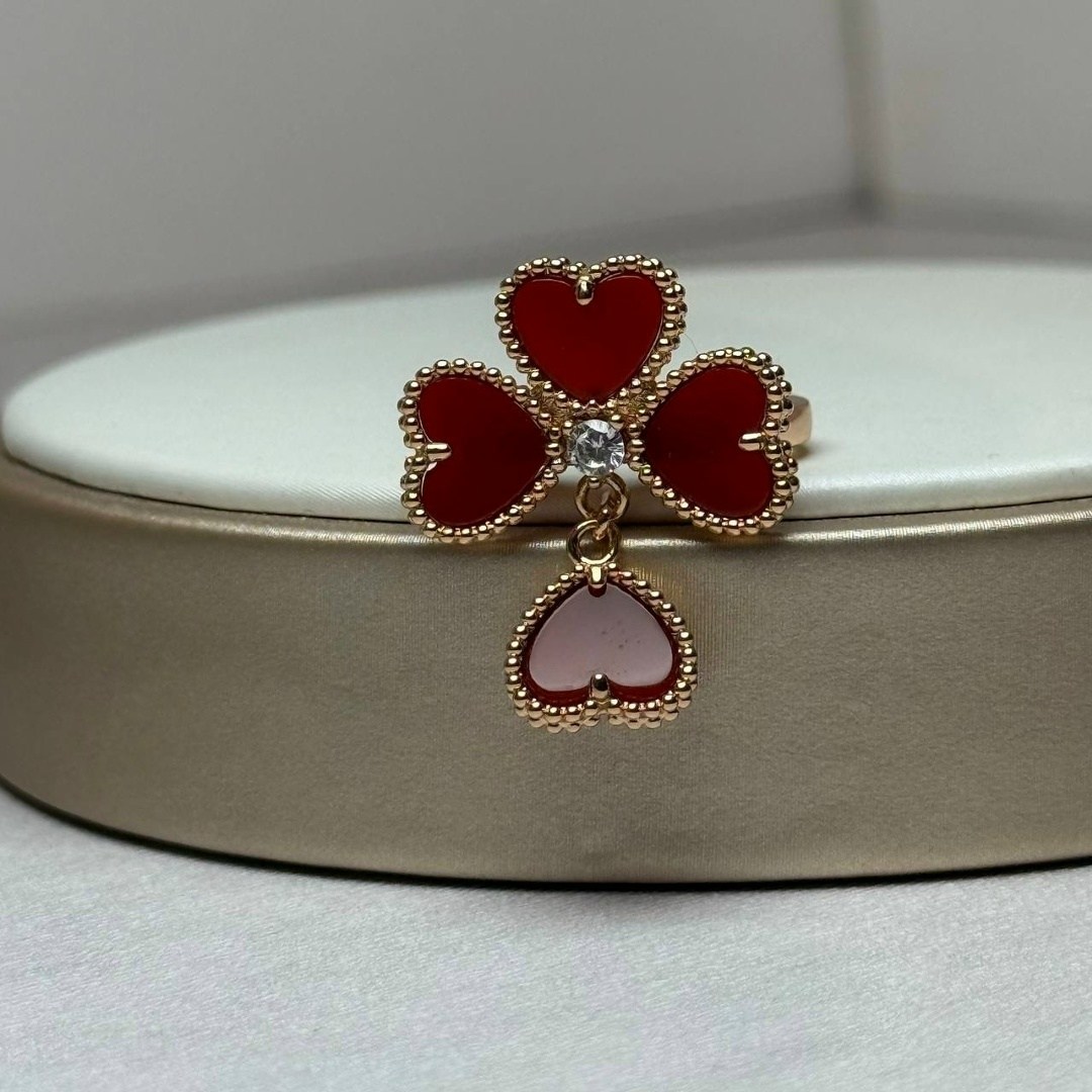 серьги ювелирные,van cleef arpels alhambra серьги,ван клиф комплект,украшения ювелирные,серьги украшения