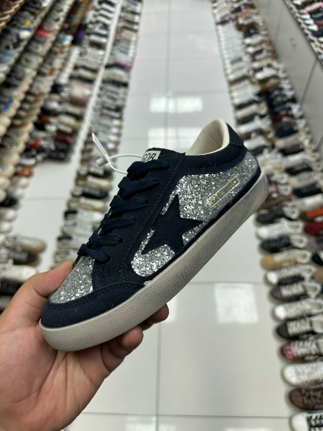 ,кеды golden goose,голден гус кеды,кроссовки golden goose с пайетками на платформе,кеды golden goose женские