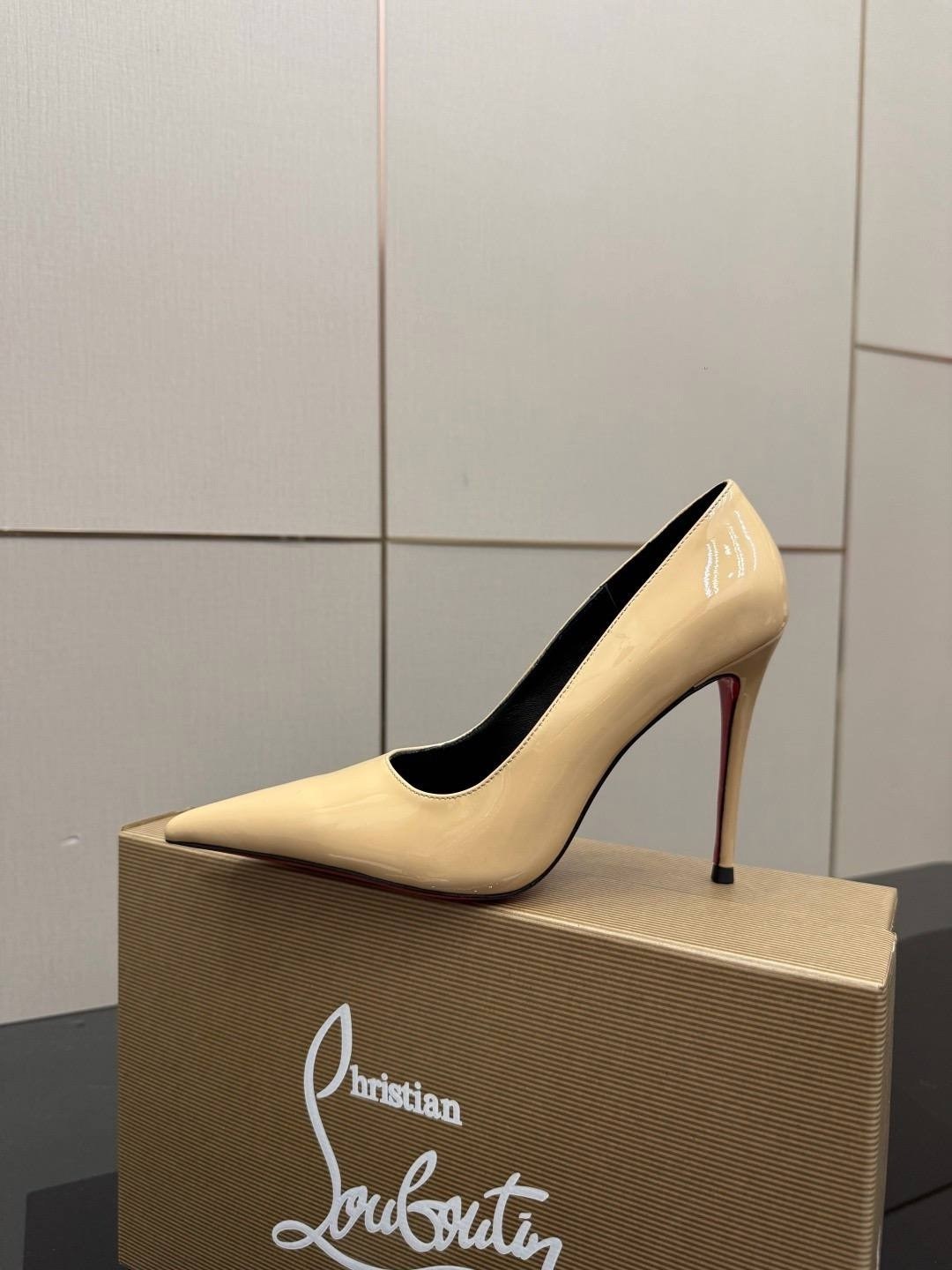 christian louboutin туфли,christian louboutin женские туфли на высоком,лакированные туфли,кристиан лабутен туфли,лабутены высокие
