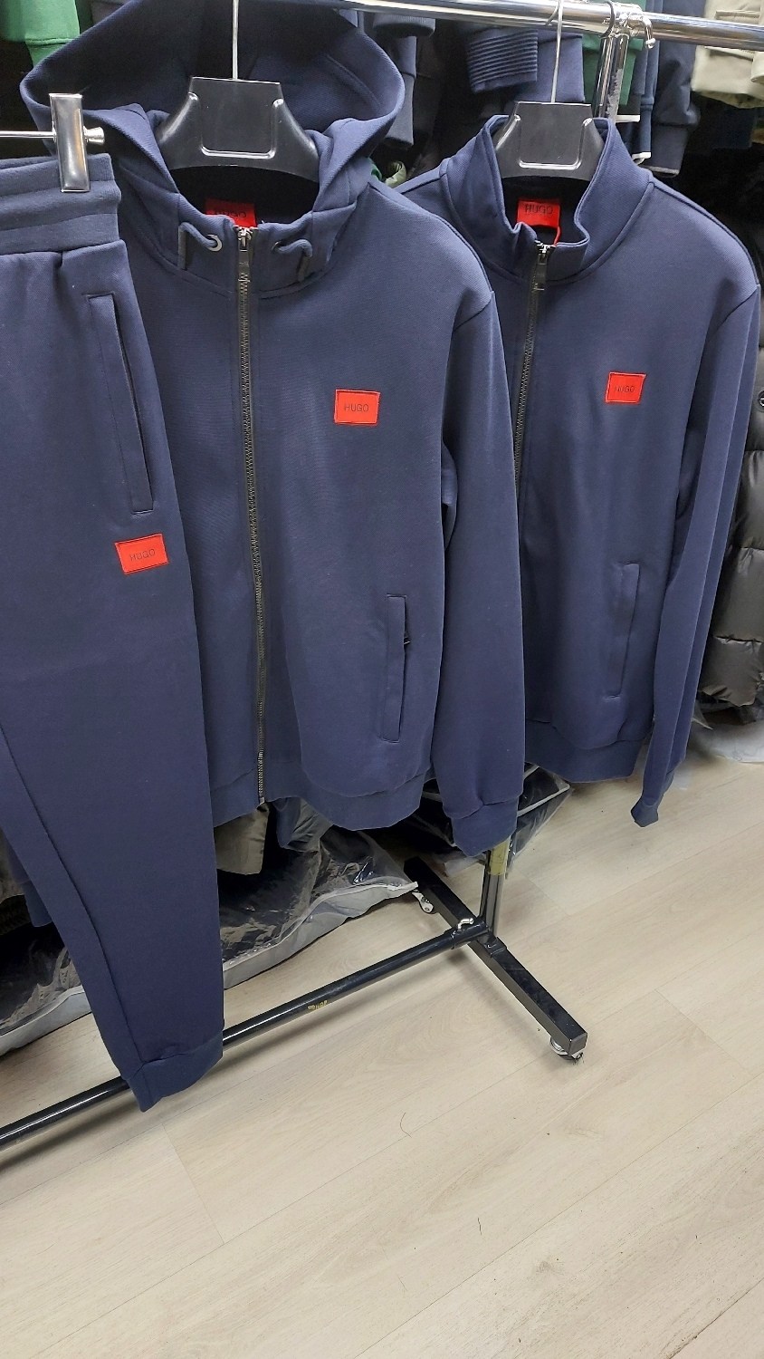 спортивный костюм hugo boss,костюм спортивный мужской,спортивные костюм,костюм на флисе,спортивный костюм hugo