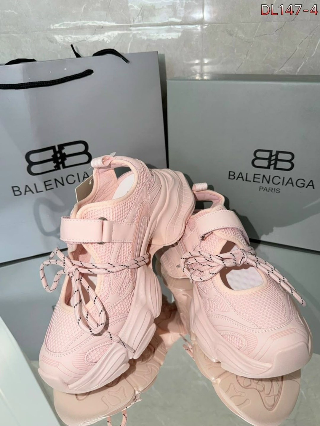 кроссовки balenciaga женские,кроссовки balenciaga женские balenciaga цвет белый,кроссовки balenciaga track balenciaga,кроссовки balenciaga,balenciaga кроссовки track balenciaga цвет белый