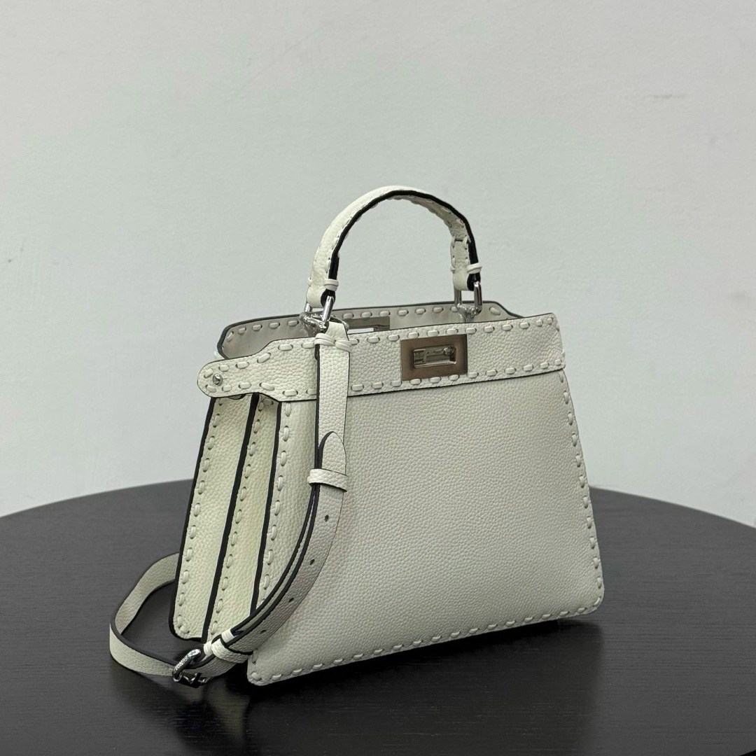 fendi сумка,фенди сумка,сумка fendi peekaboo,женская сумка fendi,сумка