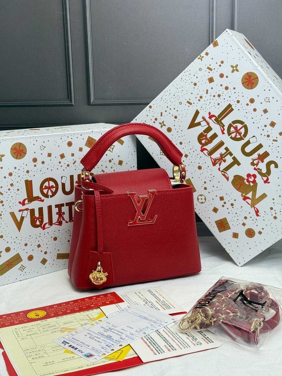 кожаная сумка louis vuitton capucines pm черная,женская сумка louis vuitton capucines мм черная,большая черная женская сумка louis vuitton,louis vuitton женская сумка,cумка louis vuitton