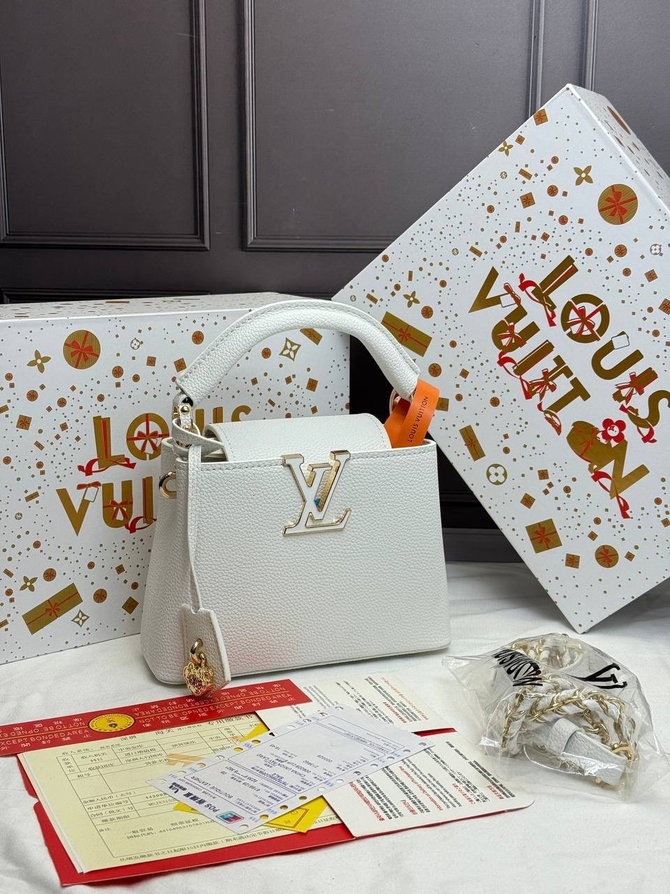 кожаная сумка louis vuitton capucines pm черная,женская сумка louis vuitton capucines мм черная,большая черная женская сумка louis vuitton,louis vuitton женская сумка,cумка louis vuitton