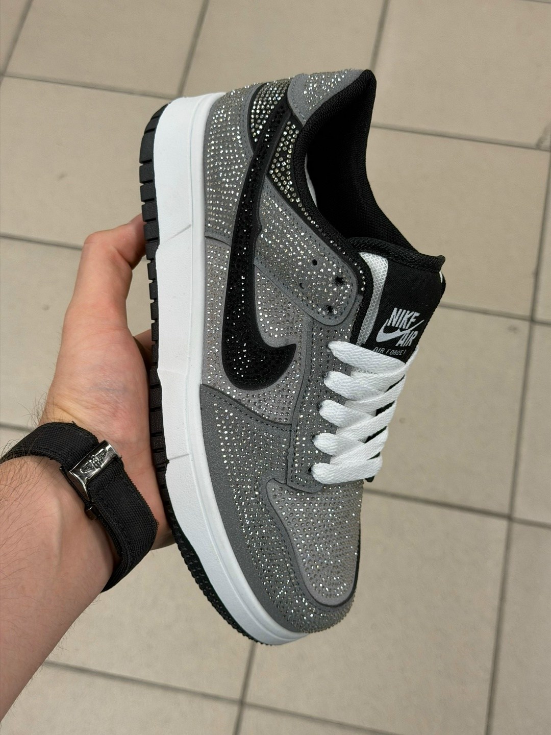 кроссовки,swarovski x nike air jordan 1 low og "stealth",nike dunk low,swarovski air jordan 1 low hm9208 001,кроссовки nike