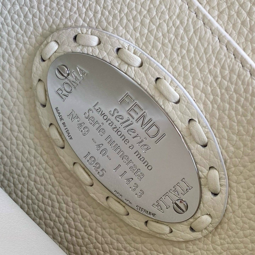 fendi сумка,фенди сумка,сумка fendi peekaboo,женская сумка fendi,сумка