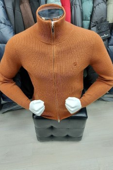 Свитер