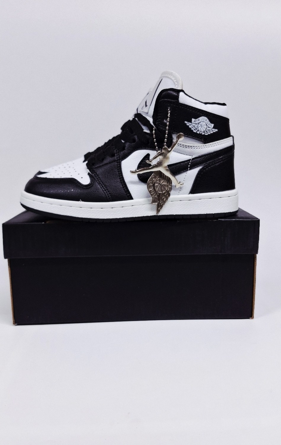 кроссовки,кроссовки nike air jordan 1,кроссовки nike air jordan 1 mid,кроссовки nike air jordan,nike air jordan 1