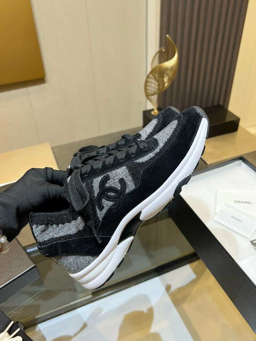 женские кроссовки chanel,chanel кроссовки,женские кроссовки,брендовые кроссовки chanel,брендовые кроссовки