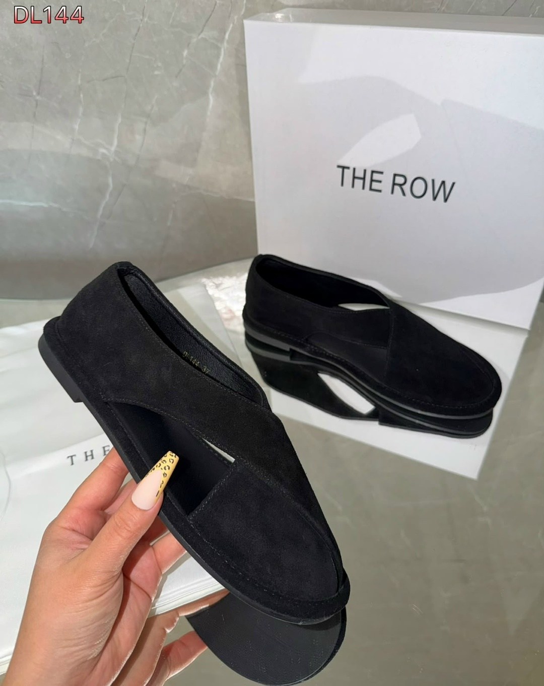 лоферы замшевые,,лоферы the row,женские замшевые коричневые лоферы the row с мехом, женская