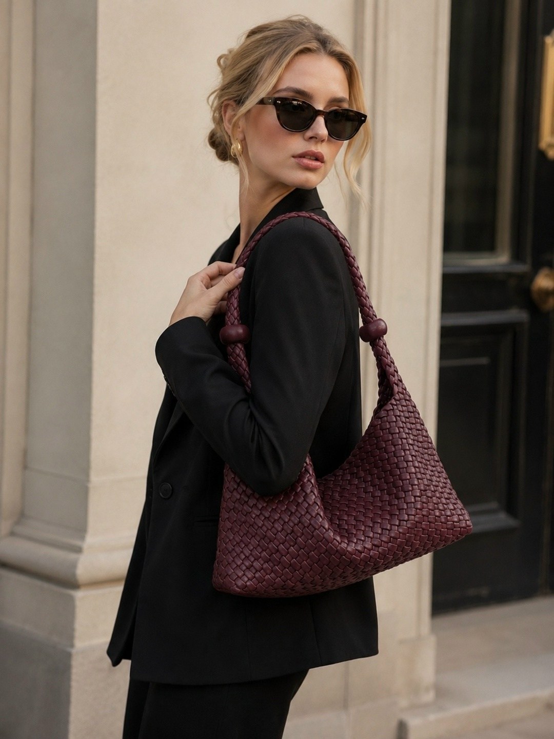 бордовая плетеная сумка хобо через плечо bottega veneta,модная сумка,плетеная сумка,женская сумка,сумка