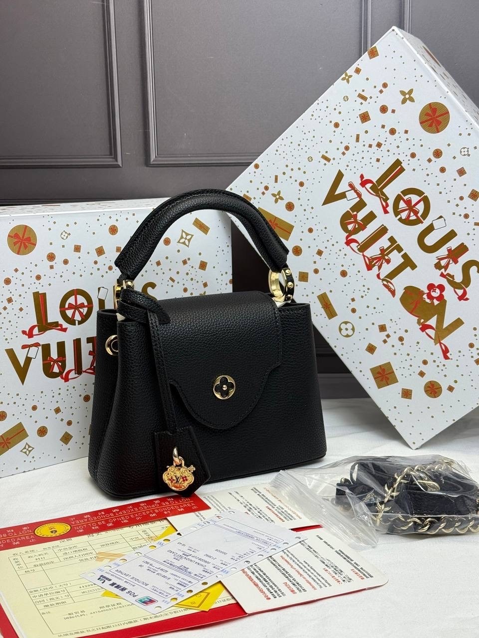 кожаная сумка louis vuitton capucines pm черная,женская сумка louis vuitton capucines мм черная,большая черная женская сумка louis vuitton,louis vuitton женская сумка,cумка louis vuitton