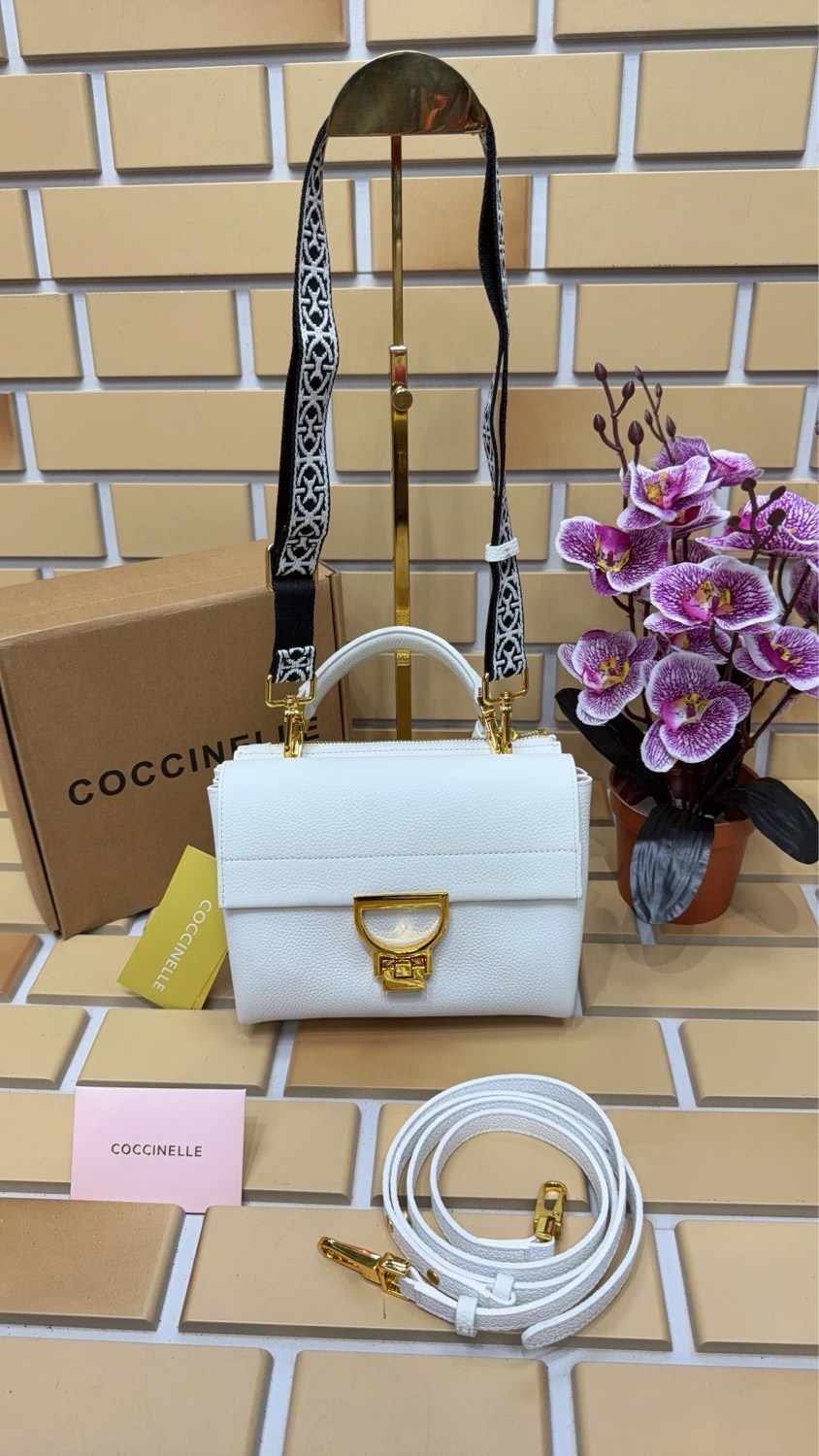 сумка coccinelle,сумка coccinelle arlettis,coccinelle сумка coccinelle натуральная кожа,женская сумка coccinelle,coccinelle сумка arlettis signature