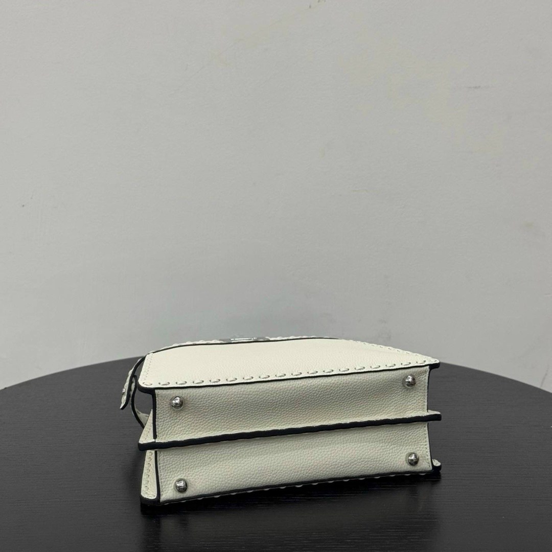 fendi сумка,фенди сумка,сумка fendi peekaboo,женская сумка fendi,сумка