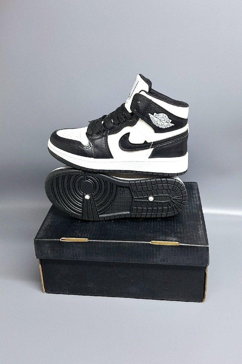 кроссовки nike air jordan 1 retro,кроссовки женские nike air jordan 1,кроссовки nike air jordan 1,кроссовки nike air jordan 1 retro high,кроссовки nike air jordan 1 retro black white