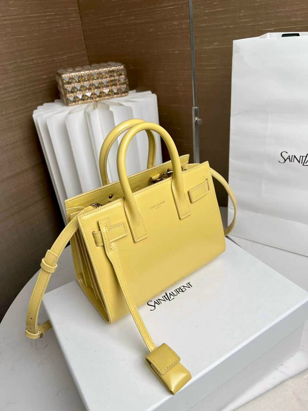 сумка тоут saint laurent,сумка тоут ив сен лоран,cумка saint laurent,saint laurent sac de jour,кожаная сумка