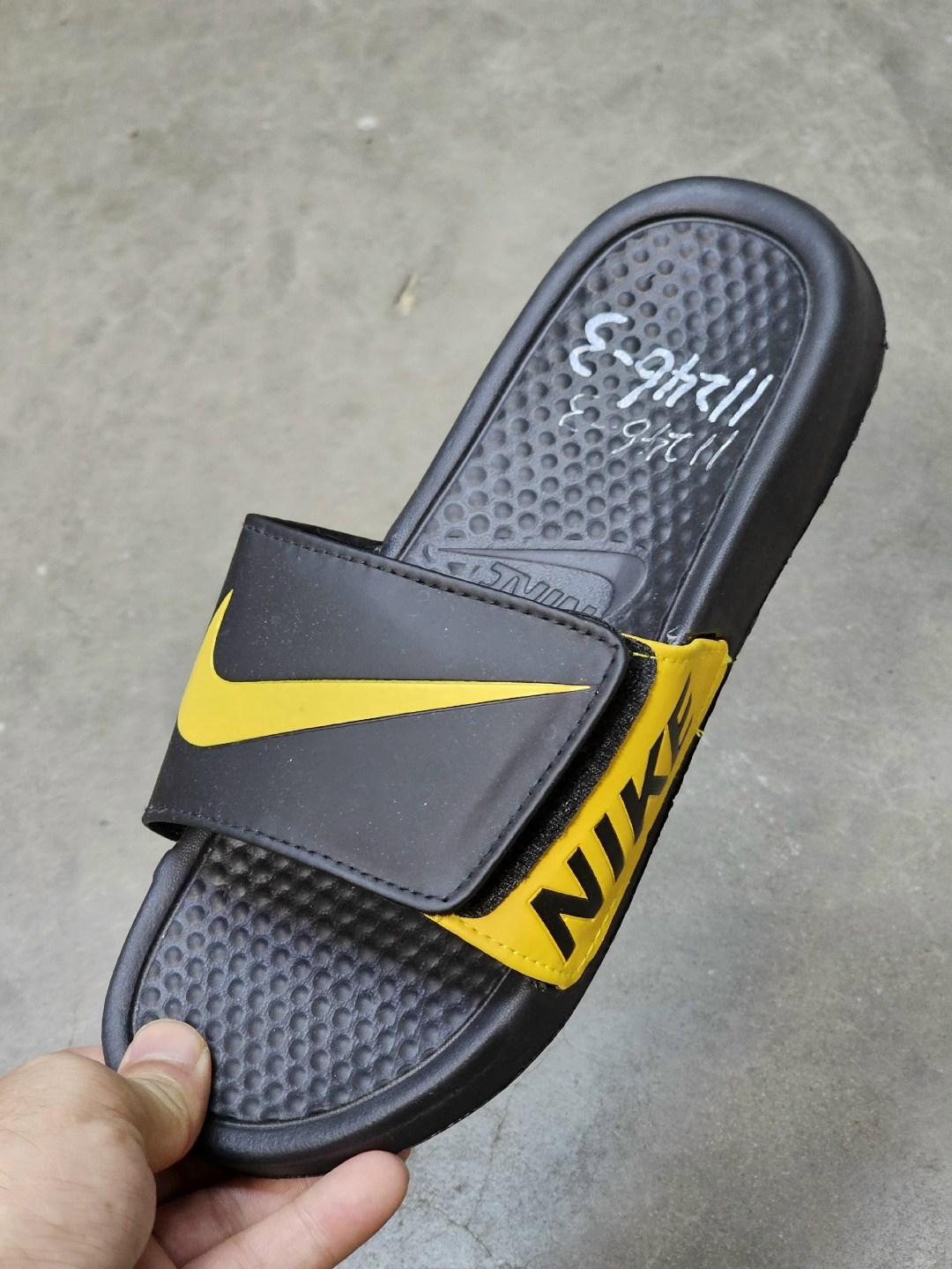 nike benassi,nike benassi jdi,nike benassi jdi black challenge red,шлепки nike benassi jdi мужские,nike slides