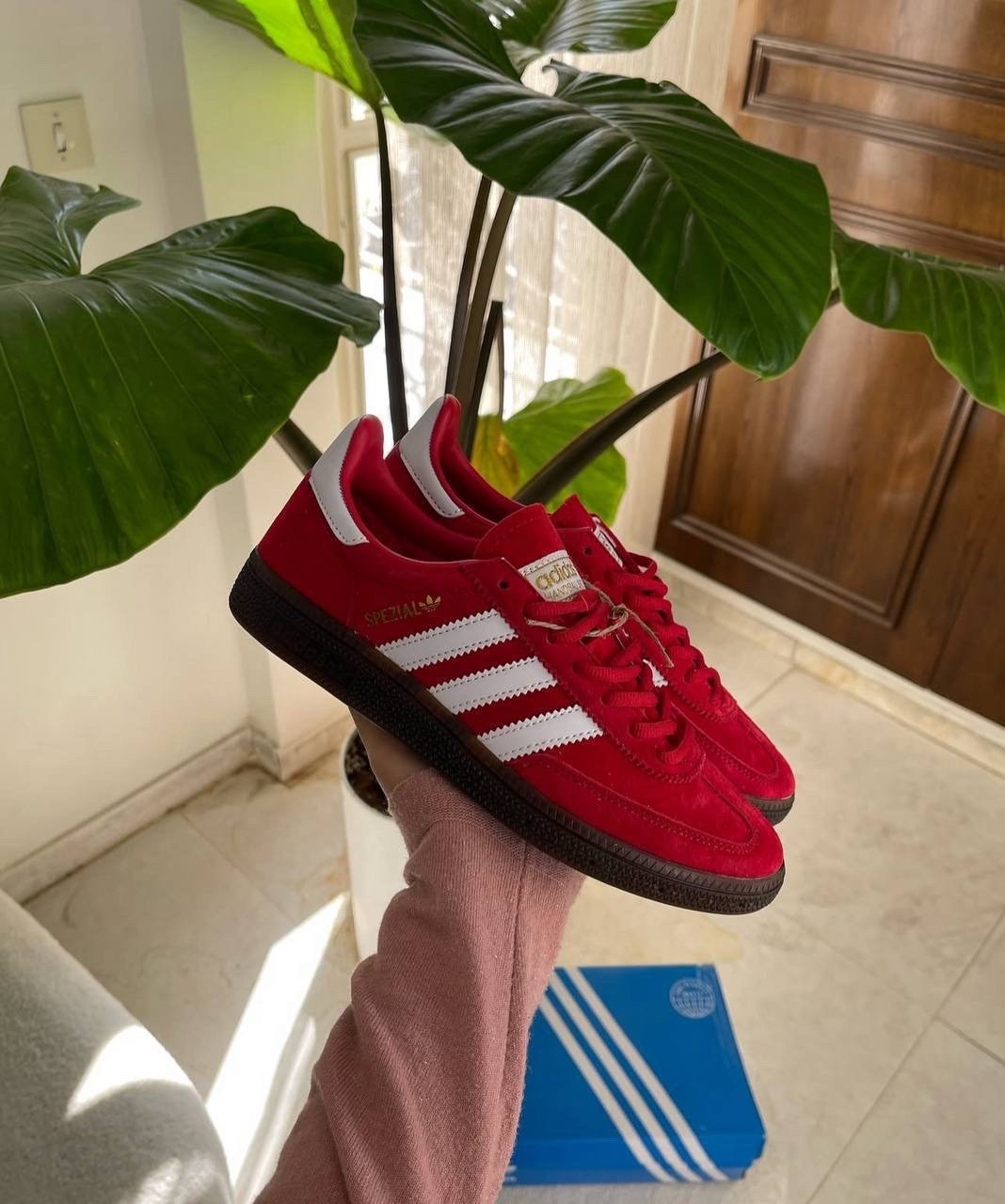 кроссовки adidas spezial,adidas spezial red,кроссовки adidas,кроссовки handball spezial adidas,adidas spezial handball red