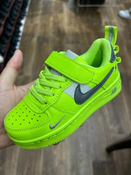 Кроссовки
