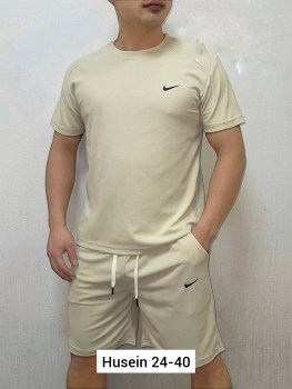 Костюм