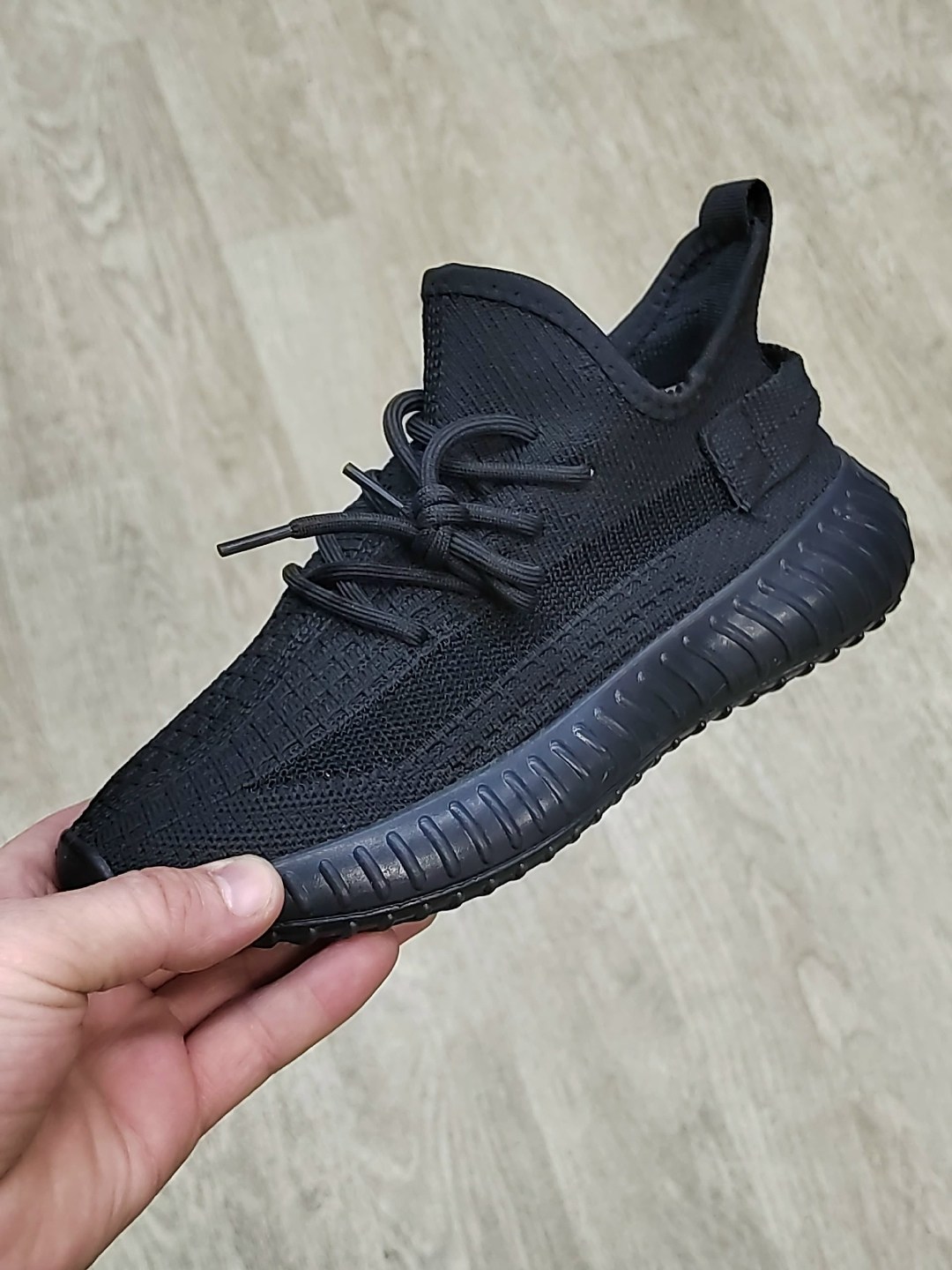 кроссовки женскиe,кроссовки,кроссовки adidas yeezy 350 boost v2 triple white,кроссовки изи,кроссовки изики