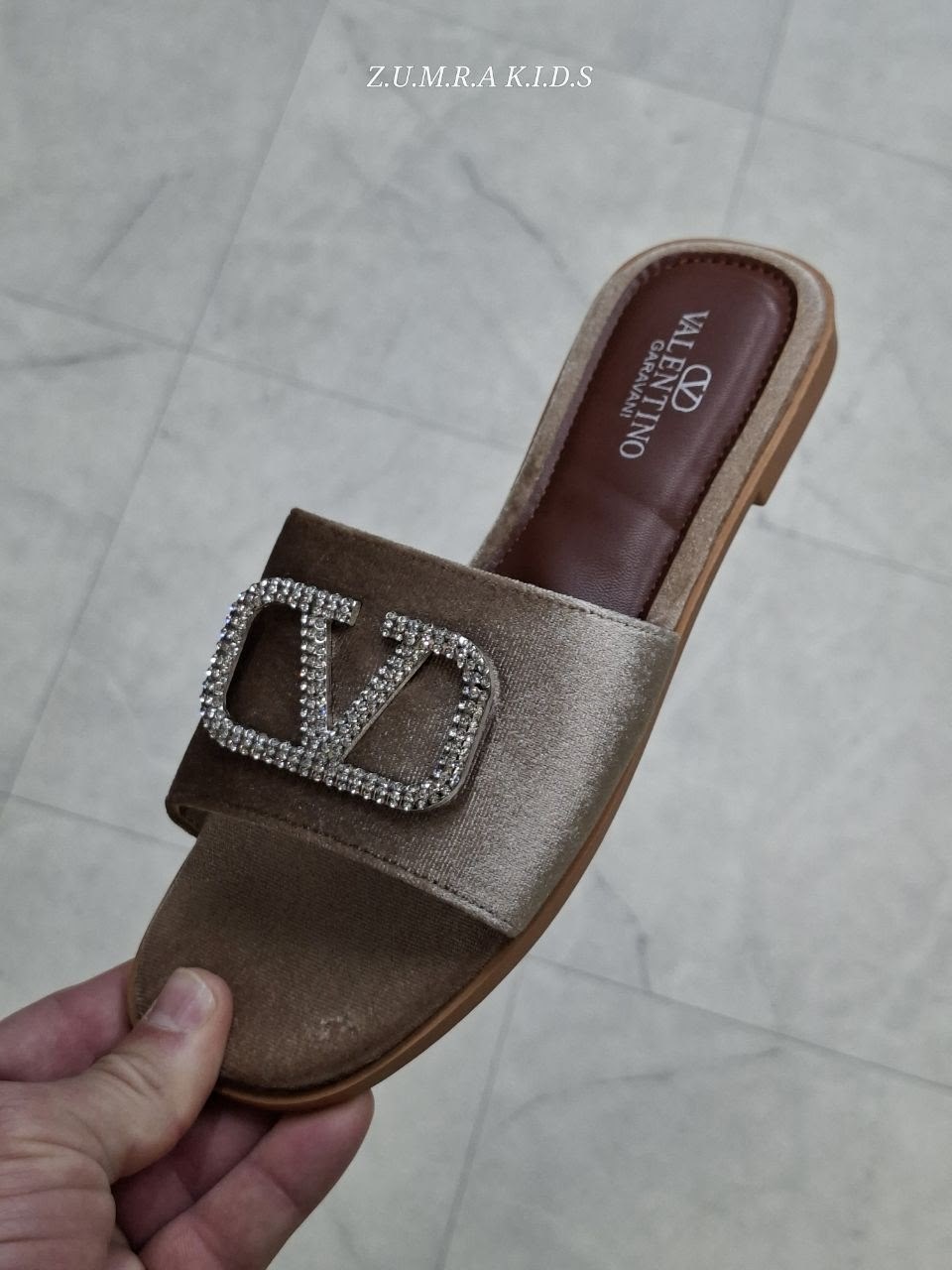 ,тапочки valentino,шлепанцы женские,модные сандалии,шлепки женские