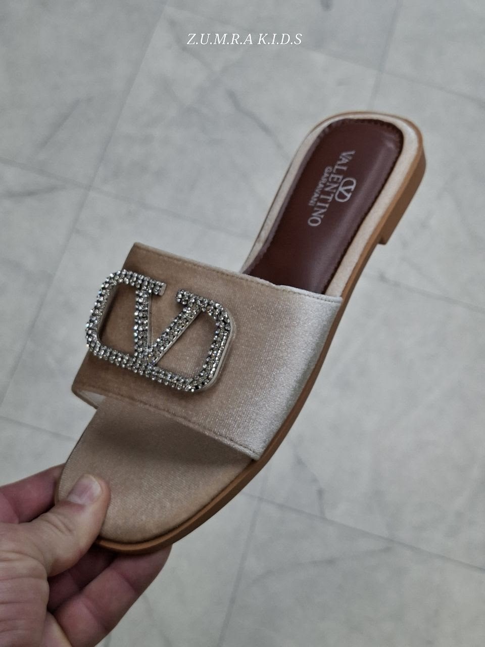 ,тапочки valentino,шлепанцы женские,модные сандалии,шлепки женские