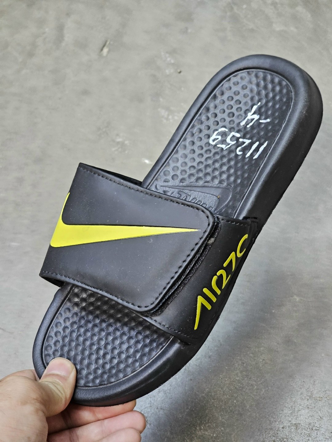 nike benassi,nike benassi jdi,nike benassi jdi black challenge red,шлепки nike benassi jdi мужские,nike slides
