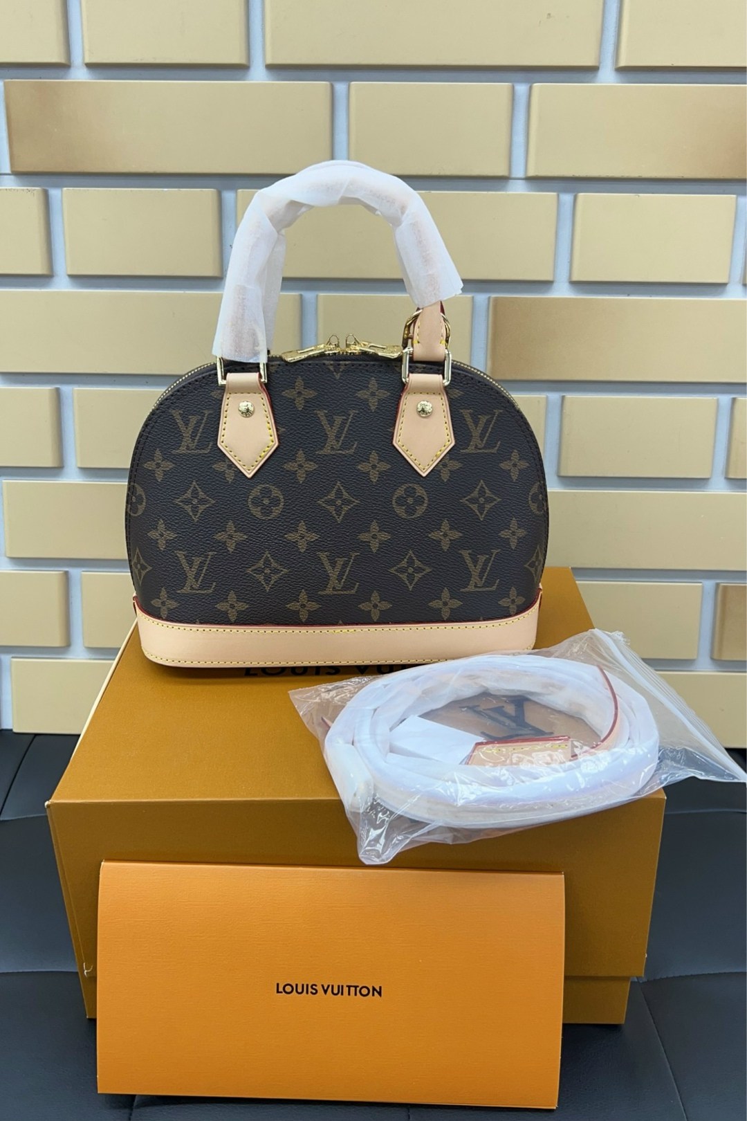 сумка louis vuitton,женская сумка louis vuitton,louis vuitton сумка классические женские,сумка женская louis vuitton alma bb,сумка louis vuitton кожа канва