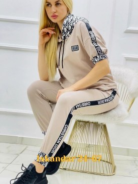 Костюм