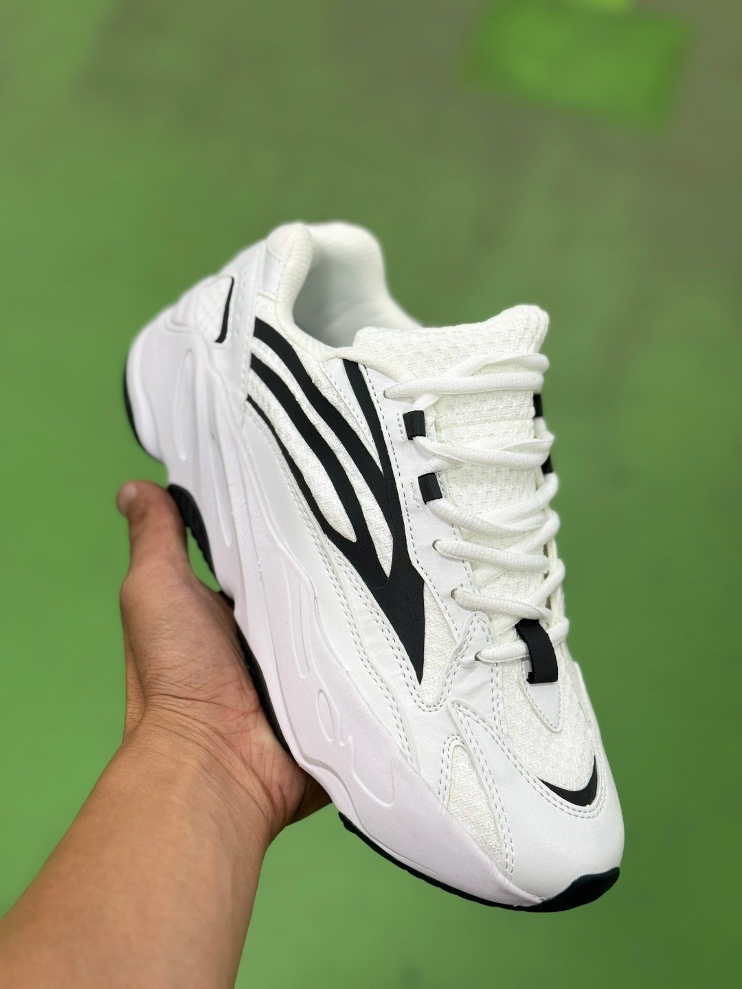 кроссовки adidas yeezy boost 700,adidas yeezy boost 700,adidas yeezy boost 700 v 2,adidas originals кроссовки yeezy boost 700,adidas yeezy boost 700 черные