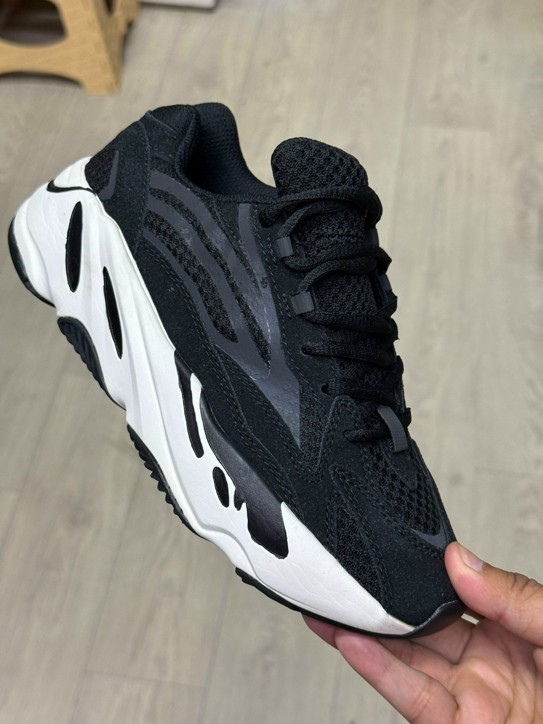 adidas yeezy boost 700,кроссовки adidas yeezy boost 700,adidas yeezy boost 700 v 2,кроссовки adidas yeezy boost 700 wave runner,adidas yeezy 700