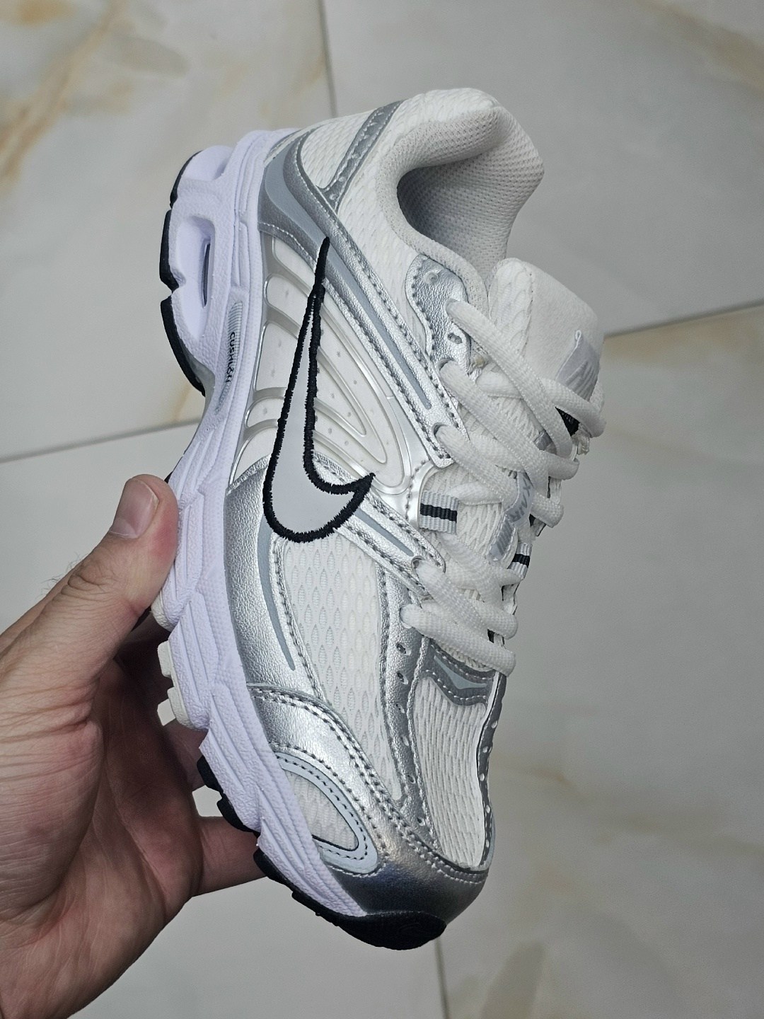 женские кроссовки nike,кроссовки nike,кроссовки,кроссовки nike v2k run,женские кроссовки