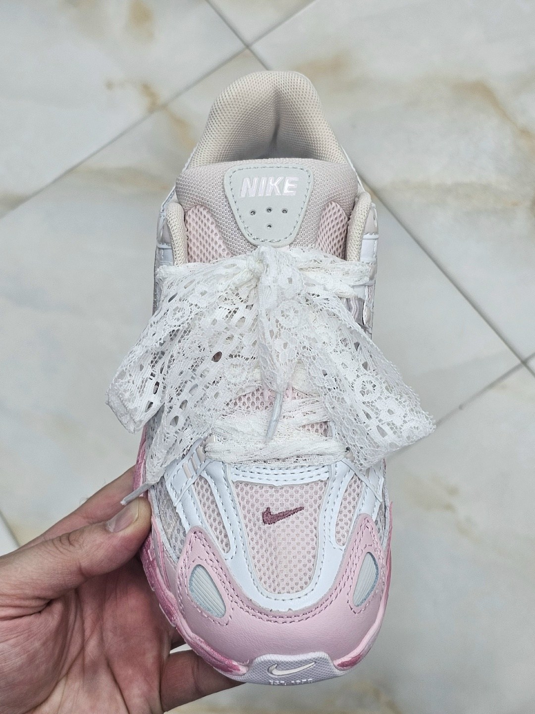 женские кроссовки nike,кроссовки nike,белые кроссовки nike,кроссовки,кроссовки nike v 5 rnr