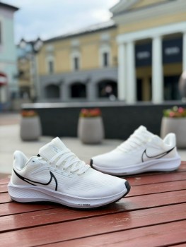 Кроссовки