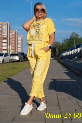 Костюм
