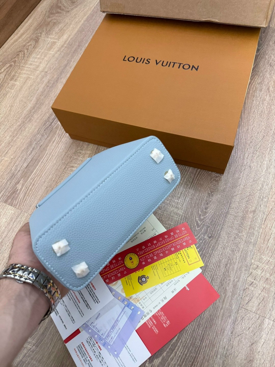 louis vuitton capucines,сумка женская louis vuitton,сумка,луи виттон сумка,louis vuitton сумка на плечо