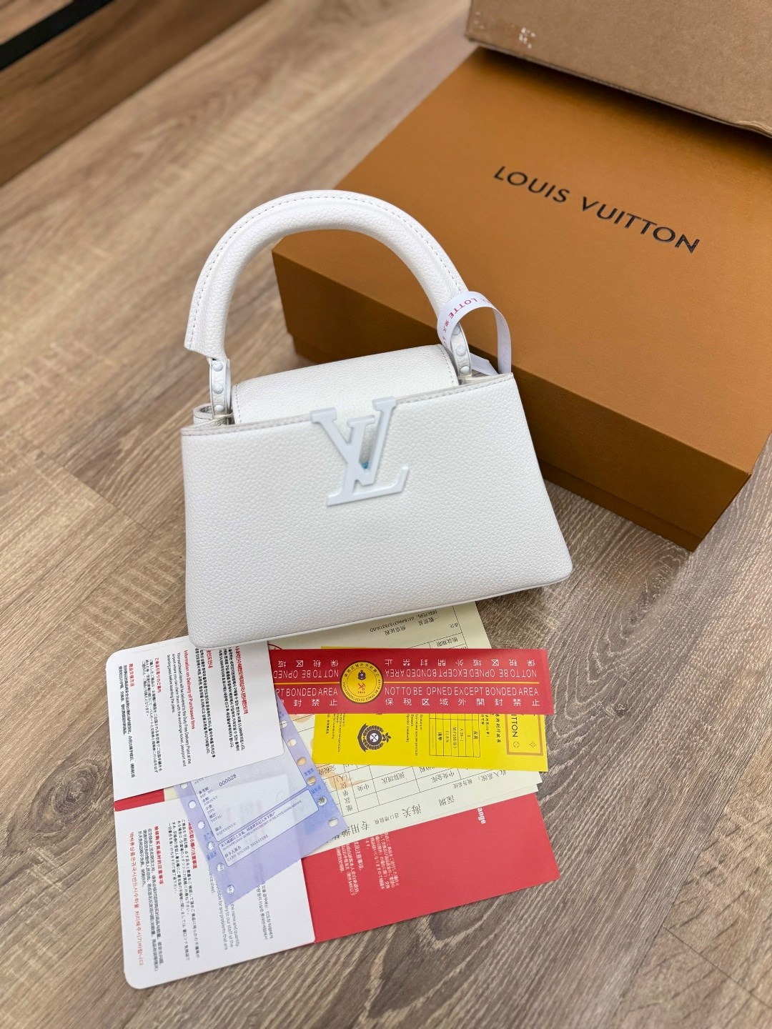 louis vuitton capucines,сумка женская louis vuitton,сумка,луи виттон сумка,louis vuitton сумка на плечо