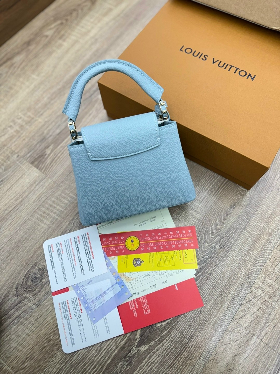 louis vuitton capucines,сумка женская louis vuitton,сумка,луи виттон сумка,louis vuitton сумка на плечо