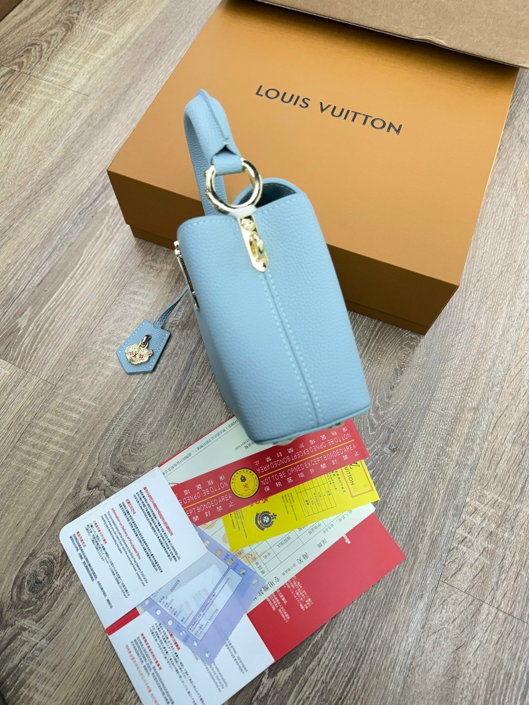 louis vuitton capucines,сумка женская louis vuitton,сумка,луи виттон сумка,louis vuitton сумка на плечо