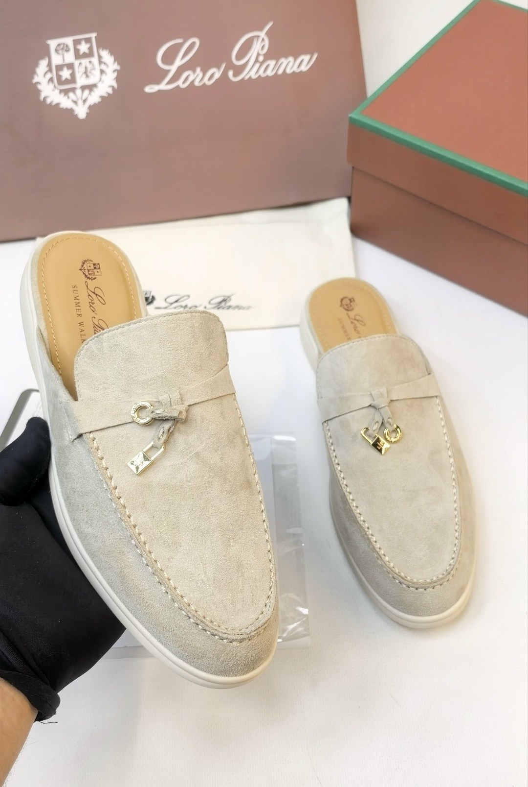 мюли loro piana,женские замшевые мюли loro piana бежевые,лоферы loro piana,лоферы женские loro piana,сабо loro piana