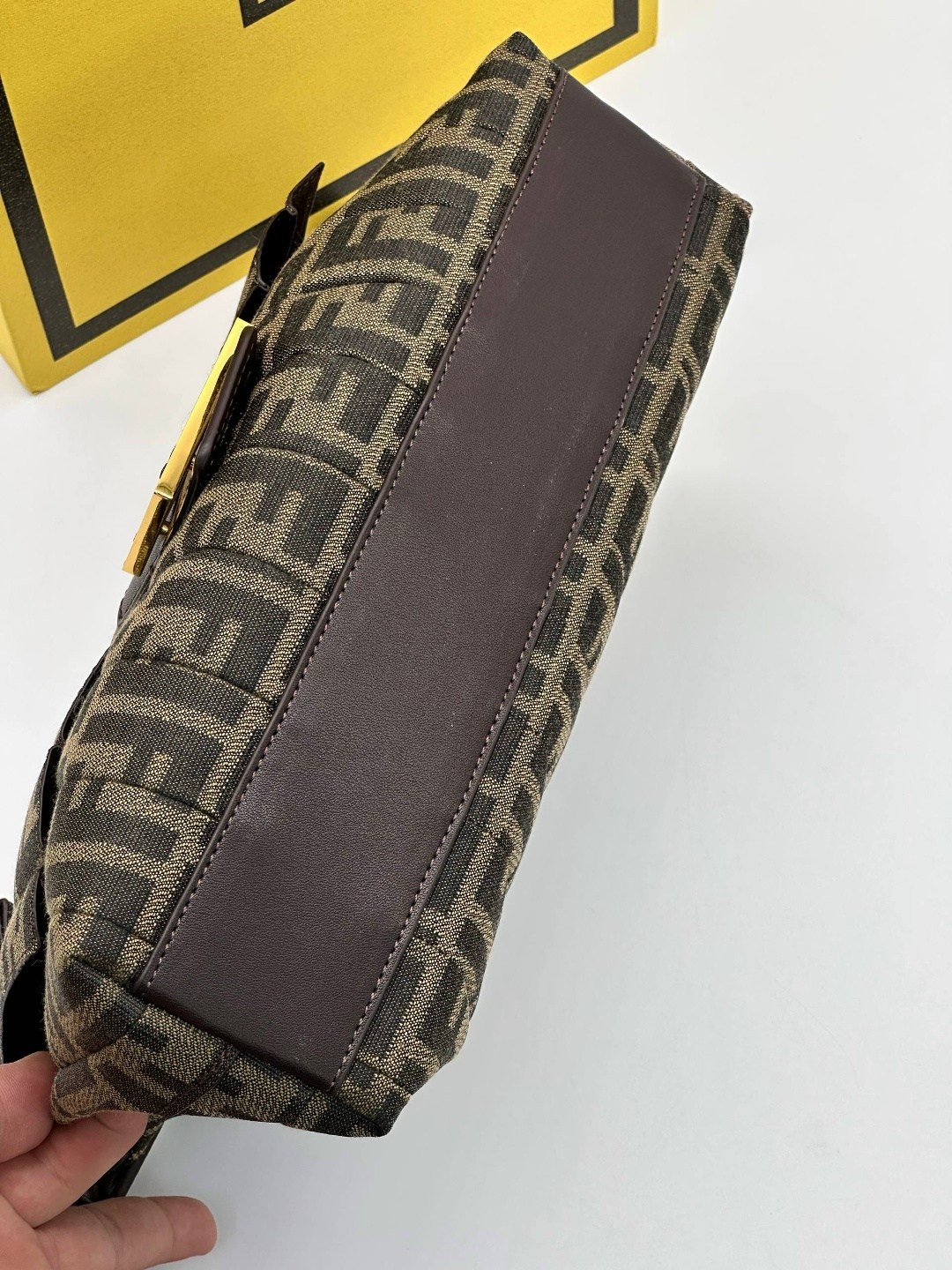 сумка fendi,fendi сумка на плечо,женская сумка fendi,сумка фенди,модная сумка