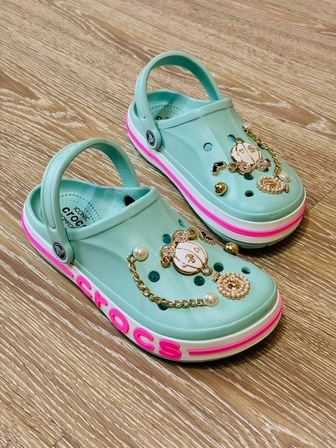,женские кроксы,сабо crocs,кроксы с джибитсами,украшение для кроксов