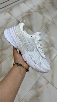 Кроссовки