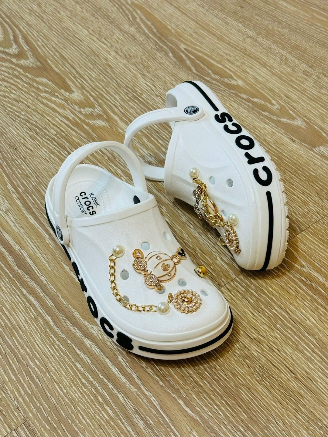,женские кроксы,сабо crocs,кроксы с джибитсами,украшение для кроксов