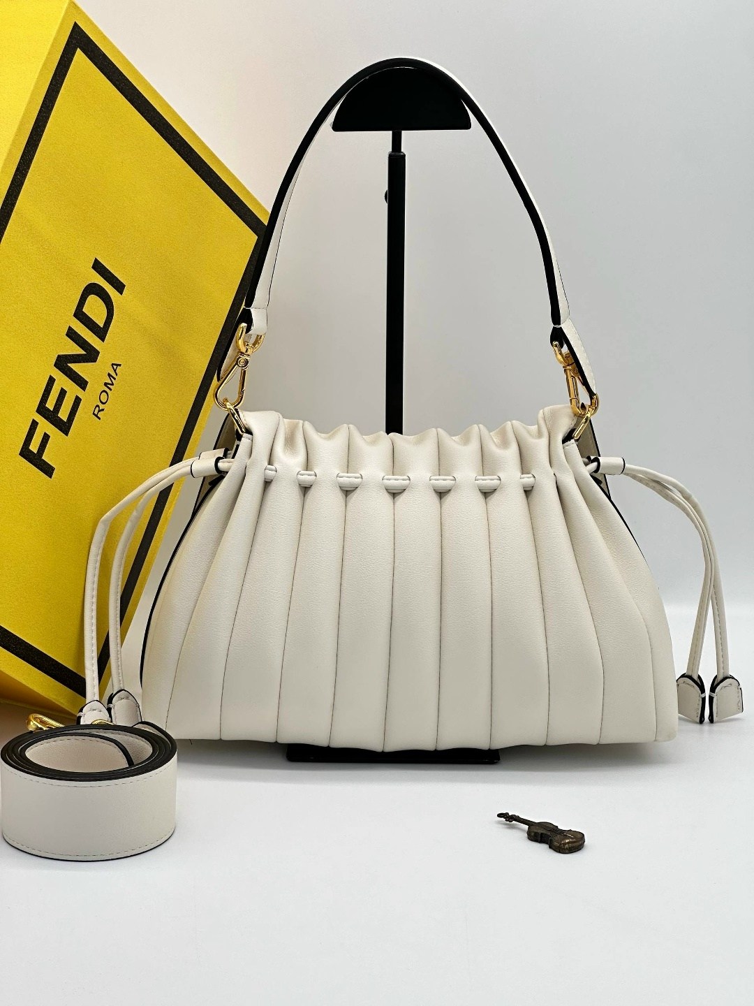 сумка fendi,женская сумка fendi,фенди сумка,fendi сумка fendi,сумка
