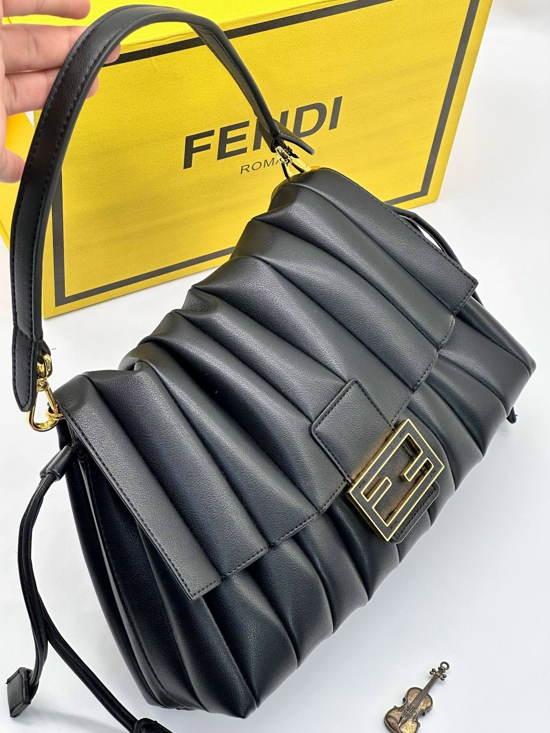 сумка fendi,сумка женская fendi,сумка,сумка fendi baguette,fendi сумка fendi