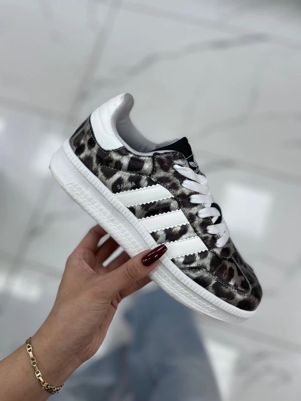 ,адидас самбо кроссовки,кроссовки adidas,адидас супер стар,женские кроссовки